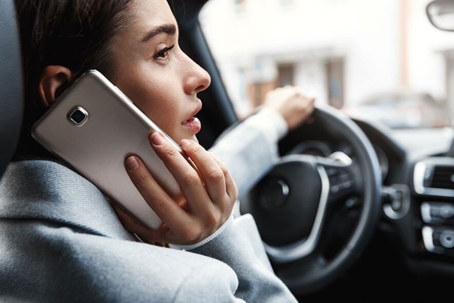 distracted-driving---AiA-Insurance